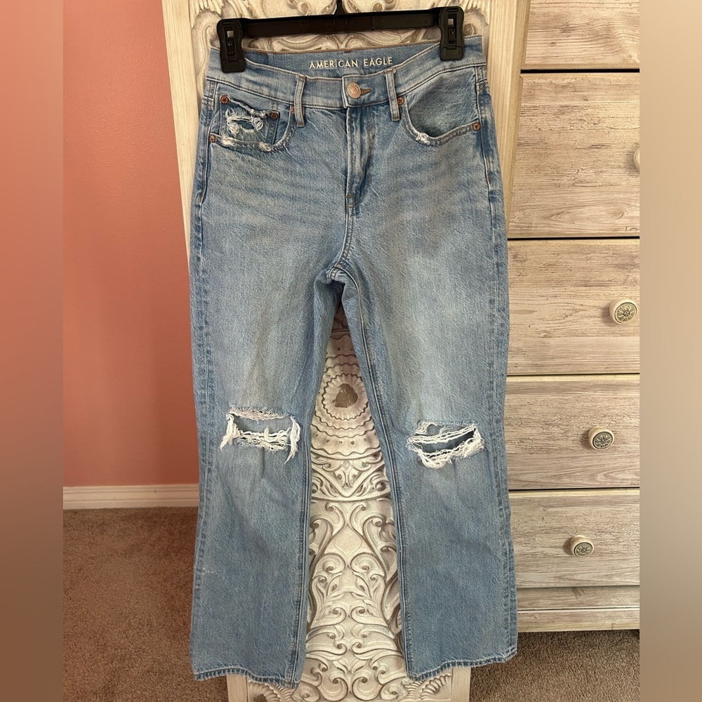 American Eagle 90’s bootcut distressed knees light wash comfort waist jeans 2reg - Picture 7 of 12